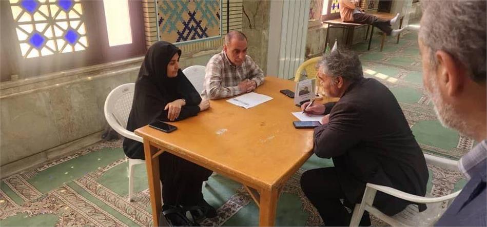 میز خدمت مردمی مدیر صندوق بازنشستگی استان آذربایجان شرقی